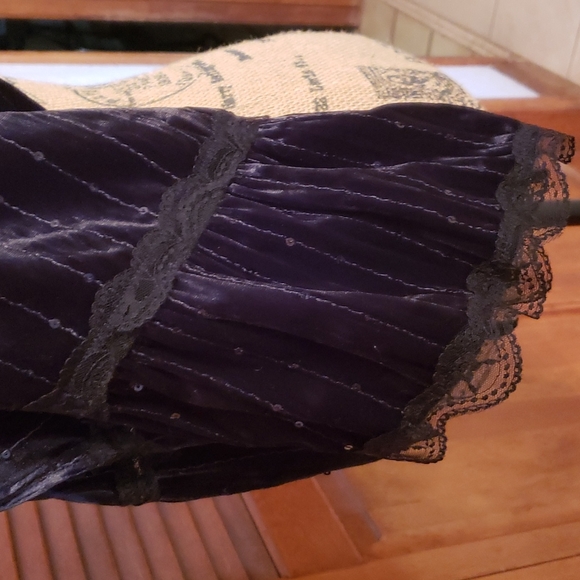 Pull on velvet black mini skirt size 15 xl juniors - Picture 5 of 6